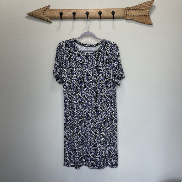 BCBGeneration Dresses & Skirts - BCBGeneration | Woman's T-Shirt Dress Medium Scattered Ditzy Floral Short Sleeve